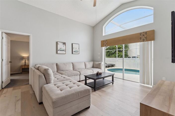 Image No.17-4 Bed House for sale