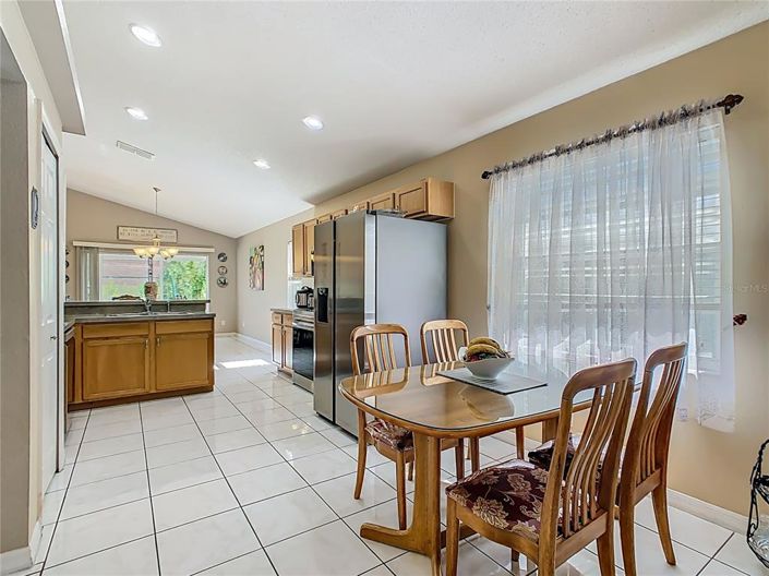 Image No.2-4 Bed Property for sale