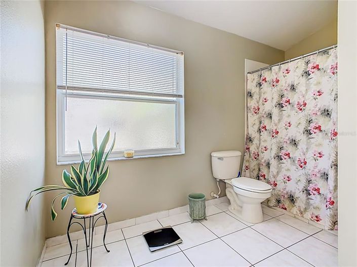 Image No.27-4 Bed Property for sale