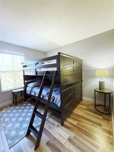 Image No.16-4 Bed Townhouse for sale