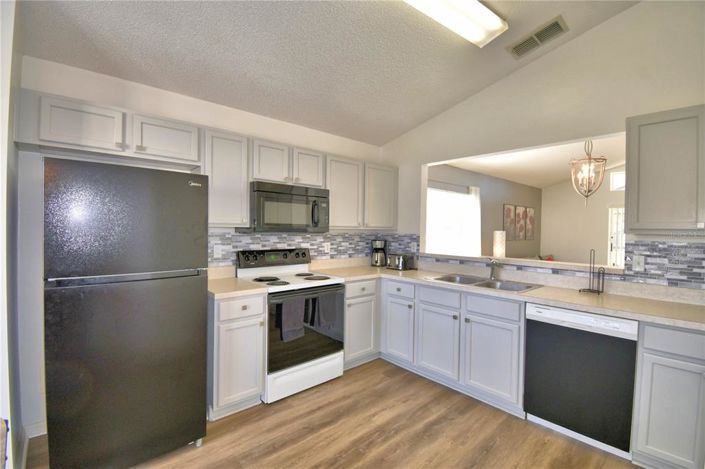 Image No.11-3 Bed House for sale