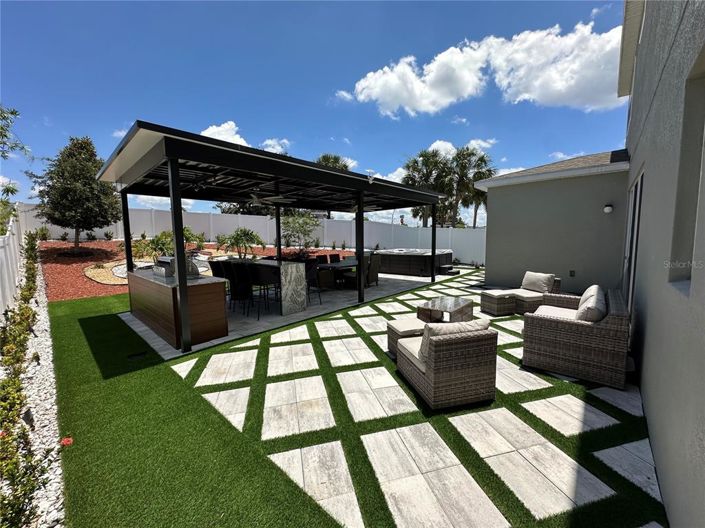 Image No.26-5 Bed House for sale