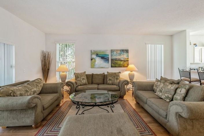 Image No.10-3 Bed Property for sale