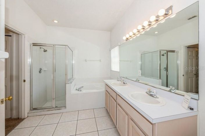 Image No.23-3 Bed Property for sale