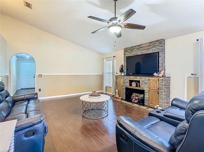 Image No.12-3 Bed Property for sale