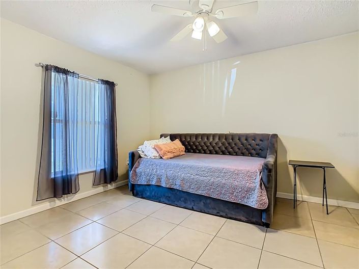 Image No.34-3 Bed Property for sale