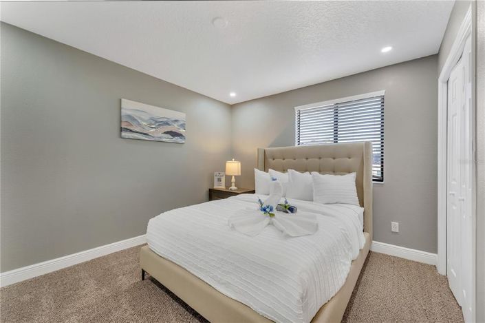 Image No.24-7 Bed House for sale