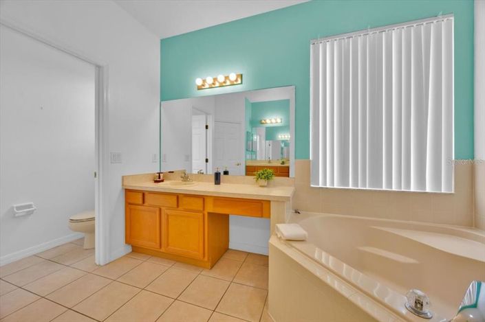 Image No.18-5 Bed Property for sale