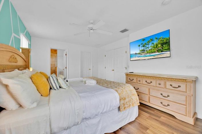 Image No.32-5 Bed Property for sale