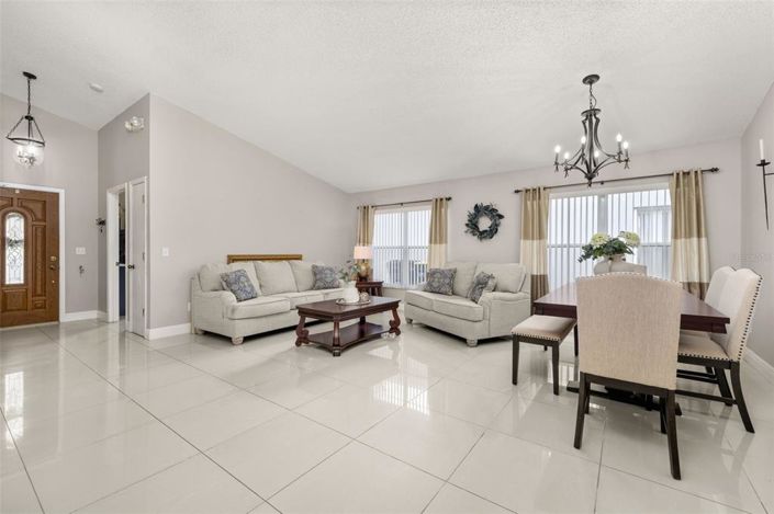 Image No.10-4 Bed House for sale