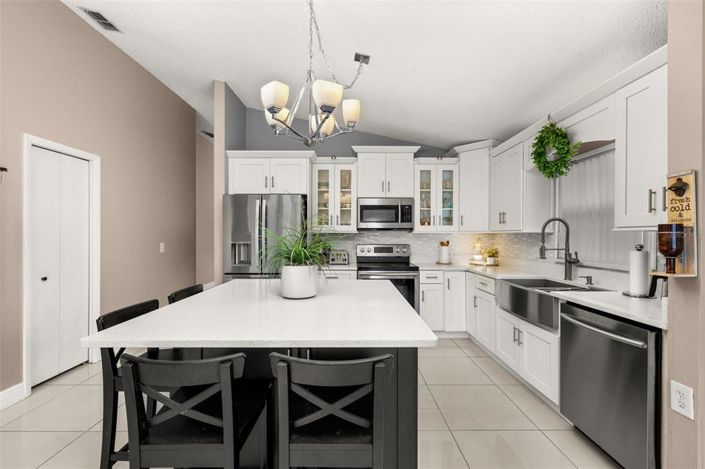 Image No.12-4 Bed Property for sale