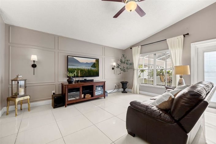 Image No.20-4 Bed House for sale