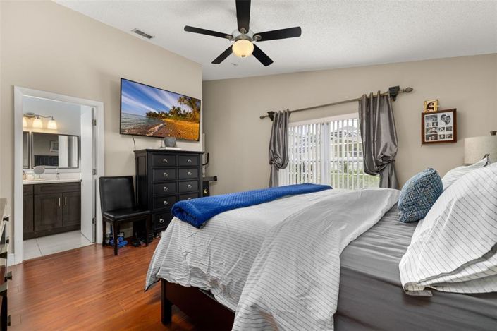 Image No.25-4 Bed House for sale