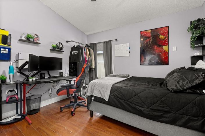 Image No.31-4 Bed House for sale