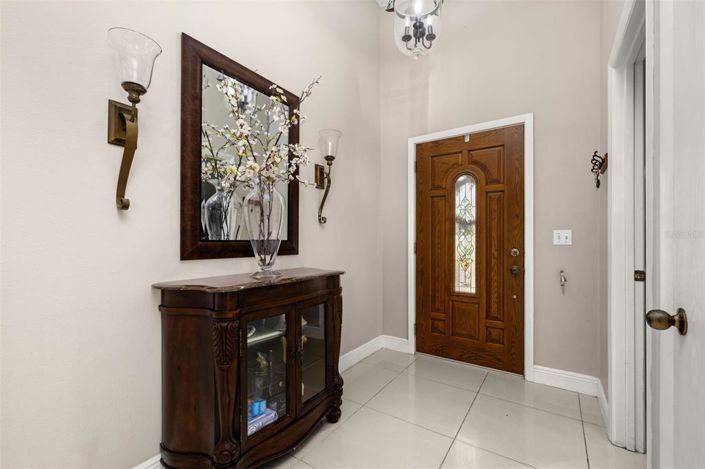 Image No.4-4 Bed Property for sale