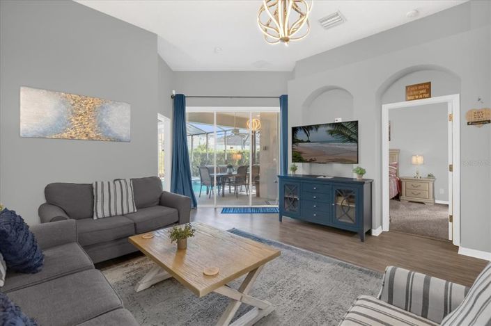 Image No.8-4 Bed House for sale