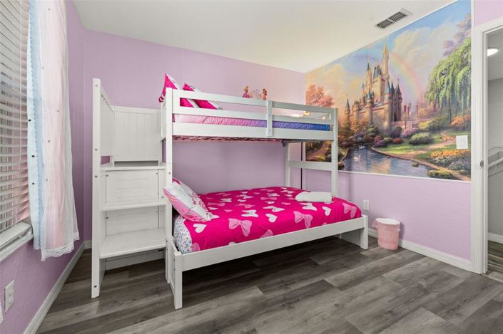 Image No.22-4 Bed Townhouse for sale