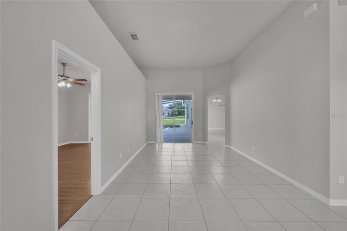 Image No.5-Propriété de 4 chambres à vendre à Davenport