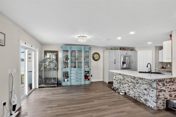 Image No.10-3 Bed Property for sale