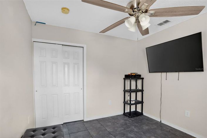 Image No.20-3 Bed Property for sale