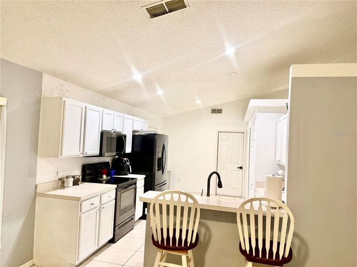 Image No.10-4 Bed Property for sale