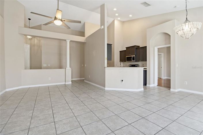 Image No.12-3 Bed Townhouse for sale