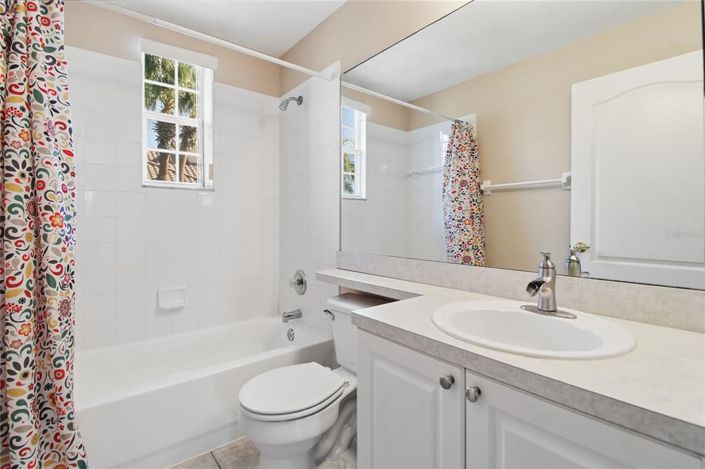 Image No.26-3 Bed Townhouse for sale