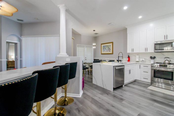 Image No.3-6 Bed House for sale