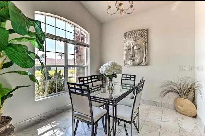 Image No.2-4 Bed Property for sale