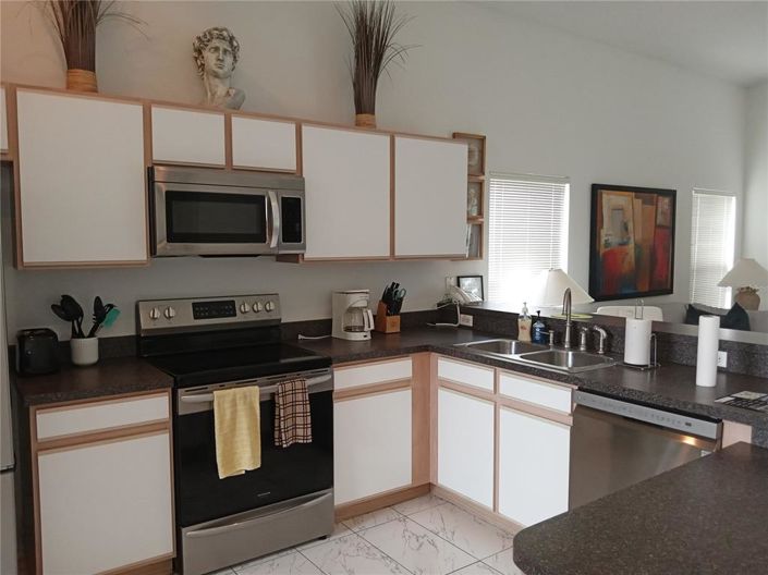 Image No.4-4 Bed Property for sale