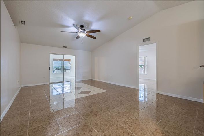 Image No.24-4 Bed Property for sale