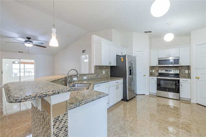 Image No.27-4 Bed Property for sale