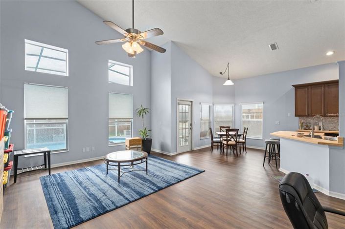 Image No.26-5 Bed Property for sale