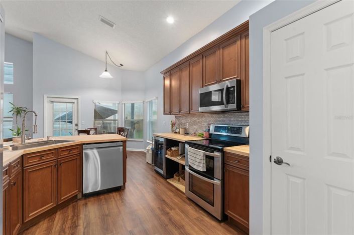 Image No.7-5 Bed Property for sale