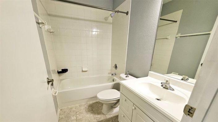 Image No.17-4 Bed Townhouse for sale