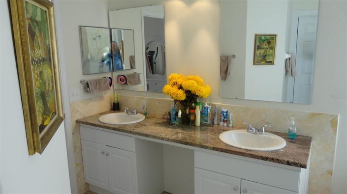 Image No.14-3 Bed Property for sale