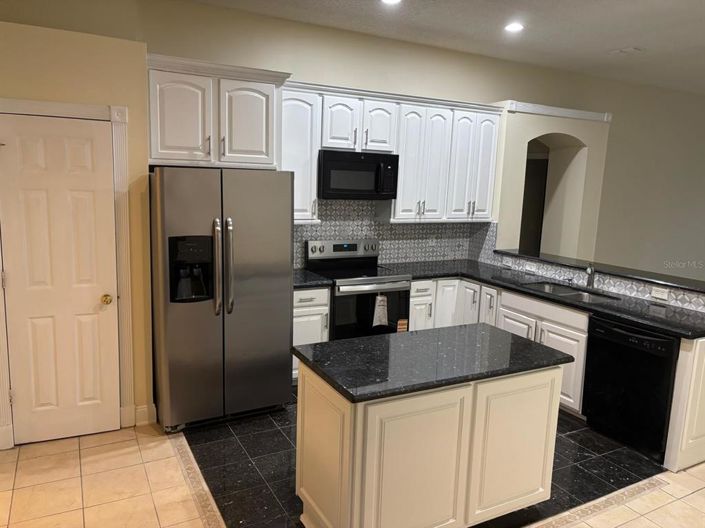 Image No.4-3 Bed Property for sale