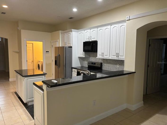 Image No.6-3 Bed Property for sale