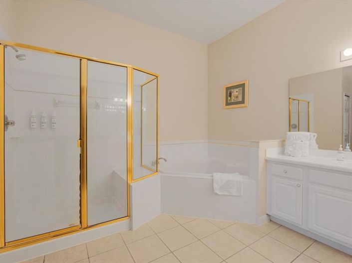 Image No.20-3 Bed Property for sale