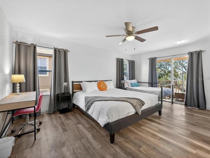 Image No.24-4 Bed Townhouse for sale