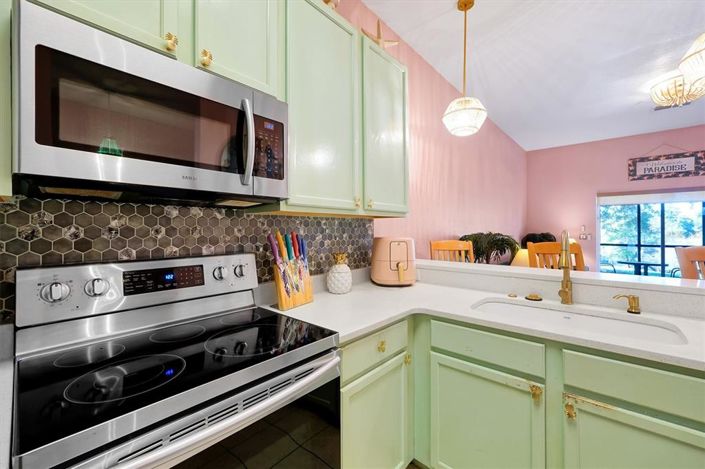 Image No.14-3 Bed Property for sale