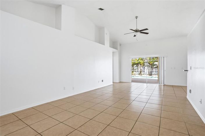 Image No.11-3 Bed Property for sale