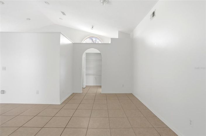 Image No.13-3 Bed Property for sale