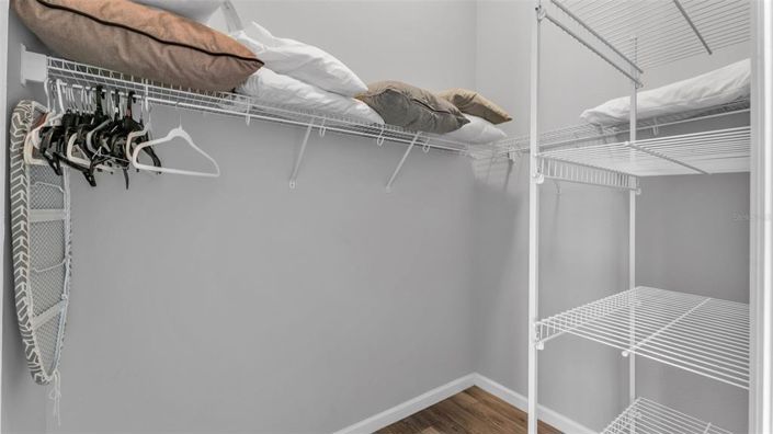 Image No.27-4 Bed Property for sale