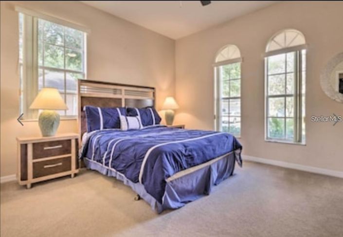 Image No.24-6 Bed Property for sale