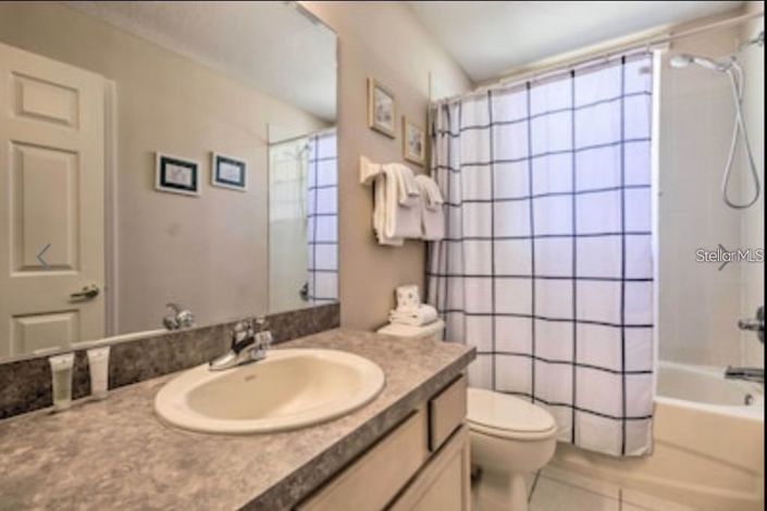 Image No.26-6 Bed Property for sale