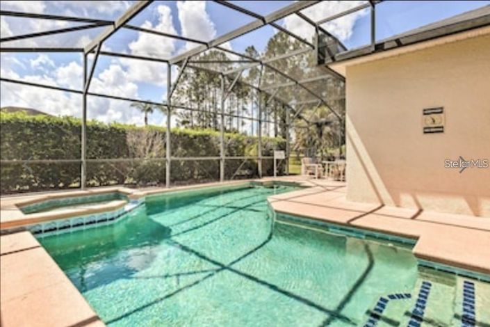 Image No.5-6 Bed Property for sale