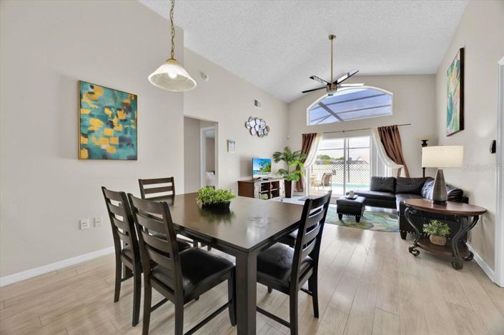 Image No.12-4 Bed Property for sale