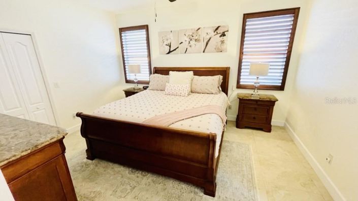 Image No.14-4 Bed Property for sale