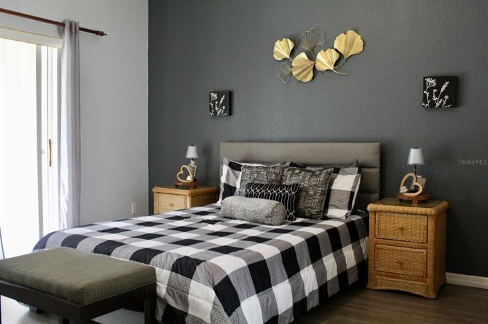 Image No.10-3 Bed Property for sale